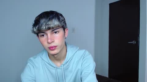 Snapshot of john_vichenso chatting on November 28, 10:34 pm John Vichenso online show from November 28, 10:34 pm