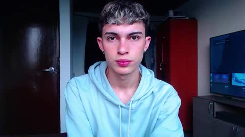 Snapshot of john_vichenso chatting on December 15, 9:41 pm John Vichenso online show from December 15, 9:41 pm