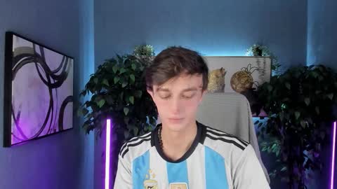 Snapshot of john_weasley chatting on November 4, 1:10 pm John online show from November 4, 1:10 pm