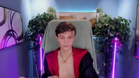 Snapshot of john_weasley chatting on December 5, 2:58 pm John online show from December 5, 2:58 pm