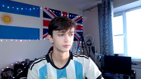 Snapshot of john_winx chatting on March 12, 1:06 pm john_winx online show from March 12, 1:06 pm