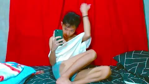 JohnXxx online show from May 5, 8:22 am