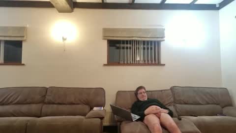 johnathan_stuart33 online show from April 15, 12:06 am