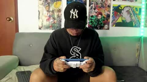 John carrie    Independent  Help me reach my goal 100 likes and 10000 followers  online show from January 29, 10:05 am