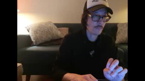 Snapshot of johneelicks chatting on October 17, 9:34 am Johnee online show from October 17, 9:34 am