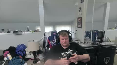 johnfernandez784 online show from May 29, 1:42 pm