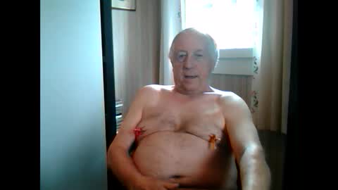 Snapshot of johnjohn6226623 chatting on February 24, 1:53 pm johnjohn6226 online show from February 24, 1:53 pm