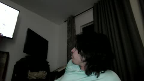 Snapshot of johnjohn90909 chatting on February 18, 2:18 am johnjohn online show from February 18, 2:18 am