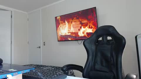 Snapshot of johnklleyn chatting on September 10, 6:41 pm john online show from September 10, 6:41 pm