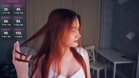 Snapshot of johnnietantum chatting on November 25, 6:52 pm Rocio online show from November 25, 6:52 pm