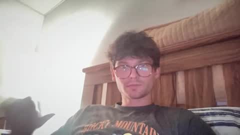 Snapshot of johnny__wood chatting on October 2, 8:21 am Johnny online show from October 2, 8:21 am