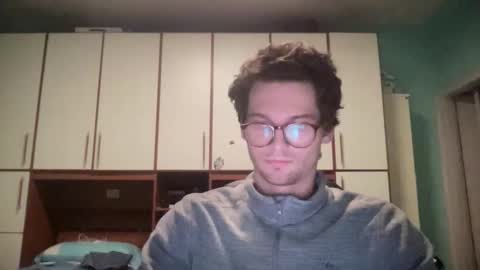 Snapshot of johnny__wood chatting on December 4, 10:40 pm Johnny online show from December 4, 10:40 pm