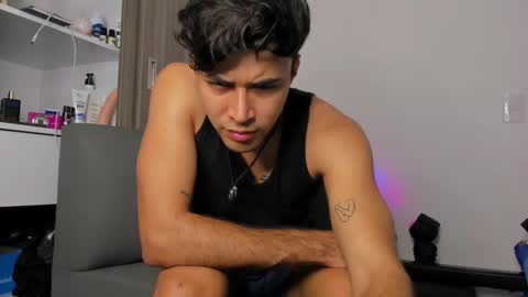 Snapshot of johnny_bravo777 chatting on February 5, 3:45 am johnny_bravo777 online show from February 5, 3:45 am