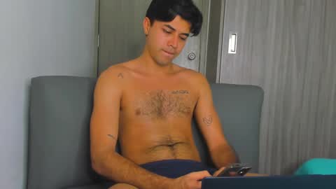 Snapshot of johnny_bravo777 chatting on February 27, 5:02 am johnny_bravo777 online show from February 27, 5:02 am