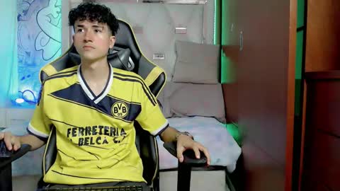 johnny_cagee online show from October 21, 5:08 am