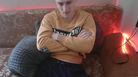 Snapshot of johnny_positive chatting on February 10, 5:03 am Johnny online show from February 10, 5:03 am