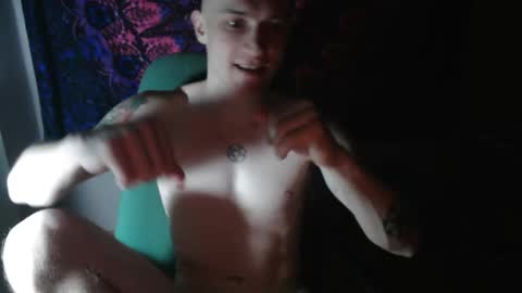 Snapshot of johnny_positive chatting on October 4, 6:39 pm Johnny online show from October 4, 6:39 pm