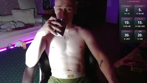 Johnny online show from May 3, 7:53 pm