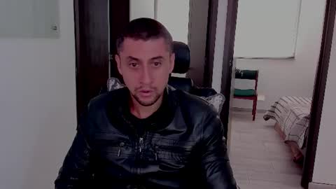 Snapshot of johnny_seens1 chatting on June 16, 3:03 pm Johnny online show from June 16, 3:03 pm