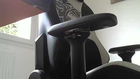 Snapshot of johnnyscum80 chatting on January 23, 10:43 am Johnnyscum80 online show from January 23, 10:43 am