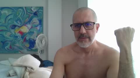 Snapshot of johnnysexercise chatting on May 17, 6:15 pm johnnysexercise online show from May 17, 6:15 pm