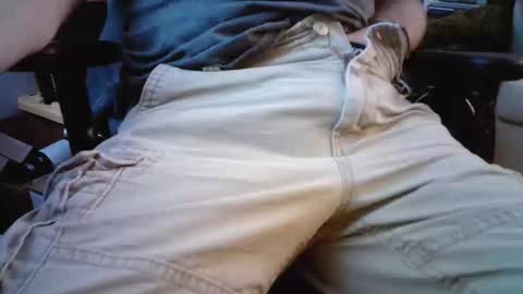 Snapshot of johnnyvalentino112 chatting on October 2, 2:40 am johnnyvalentino112 online show from October 2, 2:40 am