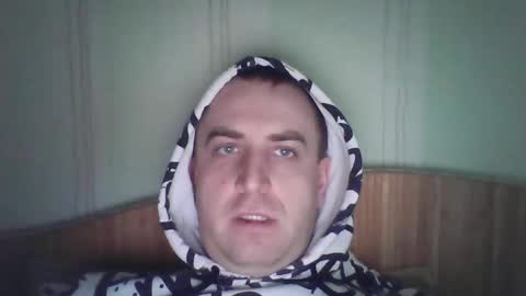 Snapshot of johnoreon chatting on December 14, 9:36 am johnoreon online show from December 14, 9:36 am