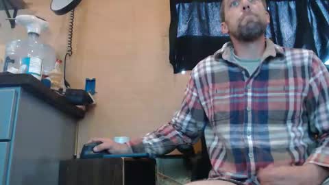 Snapshot of johnplayer23 chatting on April 20, 2:31 pm johnplayer23 online show from April 20, 2:31 pm