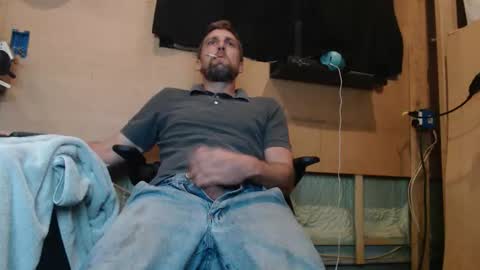 Snapshot of johnplayer23 chatting on April 24, 2:25 am johnplayer23 online show from April 24, 2:25 am