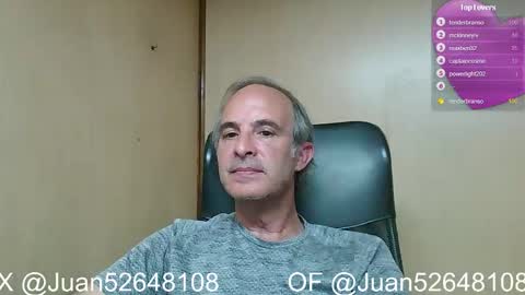 Snapshot of johnq_23 chatting on November 14, 4:06 pm John online show from November 14, 4:06 pm