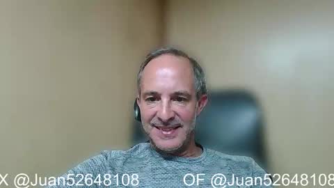 Snapshot of johnq_23 chatting on November 25, 3:56 pm John online show from November 25, 3:56 pm
