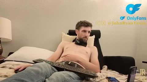 Snapshot of johnryantexas chatting on November 18, 5:01 am Give John Ryan A Thumbs Up online show from November 18, 5:01 am