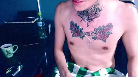 johnsonisaac94  online show from December 19, 7:18 am