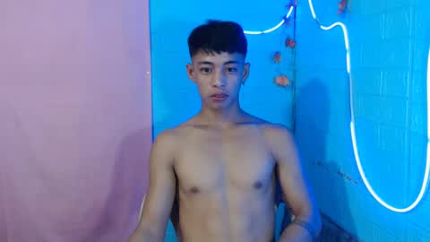 Snapshot of johnydestroyer chatting on February 24, 12:20 am johnydestroyer online show from February 24, 12:20 am