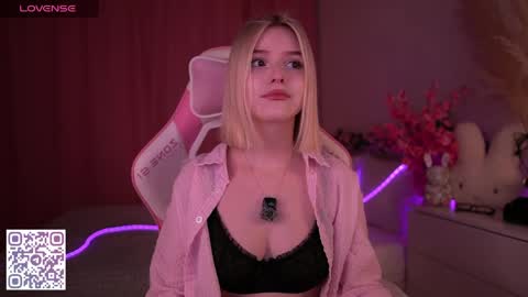 Paula online show from May 1, 1:43 am