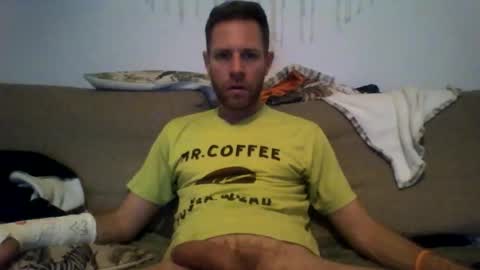 Snapshot of jojo19844 chatting on December 2, 10:27 pm jojo19844 online show from December 2, 10:27 pm