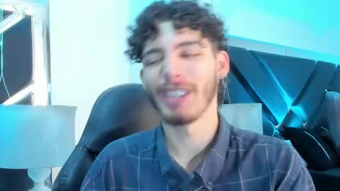 Snapshot of jojobraando chatting on December 1, 12:15 am jojobraando online show from December 1, 12:15 am