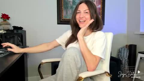    online show from February 25, 8:41 pm