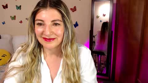 Jolie Mature online show from January 9, 10:00 pm