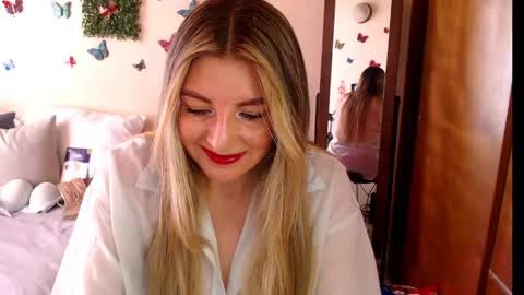 Snapshot of jolie_mature_ chatting on May 23, 7:51 pm Jolie Mature online show from May 23, 7:51 pm