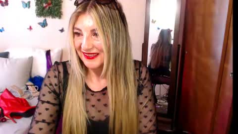 Snapshot of jolie_mature_ chatting on June 11, 9:57 pm Jolie Mature online show from June 11, 9:57 pm
