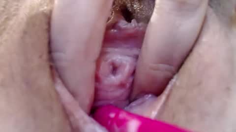 Snapshot of jolieeyes chatting on January 9, 6:17 am JolieEyes online show from January 9, 6:17 am