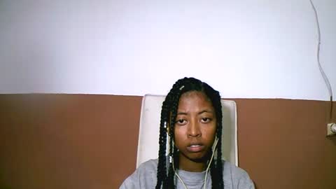 Snapshot of joliekah27 chatting on February 20, 1:36 am joliekah27 online show from February 20, 1:36 am