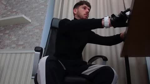 JonahShaw online show from October 14, 4:35 am