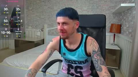 Snapshot of jonahshaw chatting on May 19, 4:41 am JonahShaw online show from May 19, 4:41 am