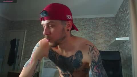Snapshot of jonahshaw chatting on May 26, 4:30 am JonahShaw online show from May 26, 4:30 am