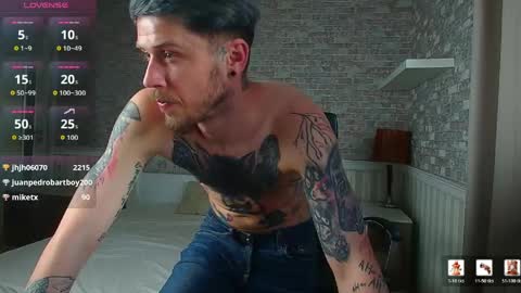 Snapshot of jonahshaw chatting on June 1, 4:20 pm JonahShaw online show from June 1, 4:20 pm