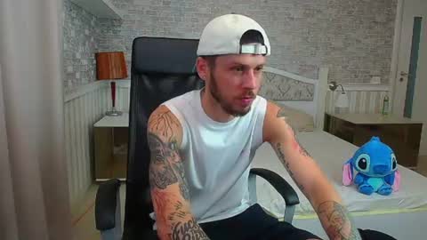 JonahShaw online show from July 18, 4:49 am