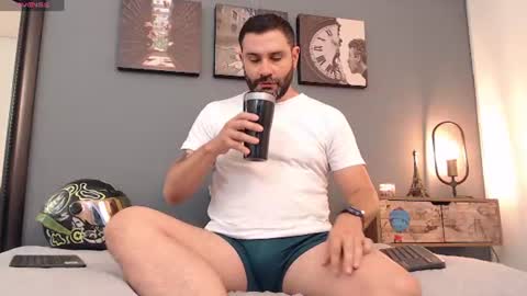 Snapshot of jonas_beard1 chatting on August 1, 9:46 pm JONAS BEARD online show from August 1, 9:46 pm
