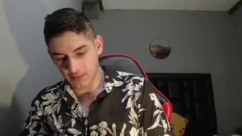 jonathancast08 online show from January 14, 3:36 pm